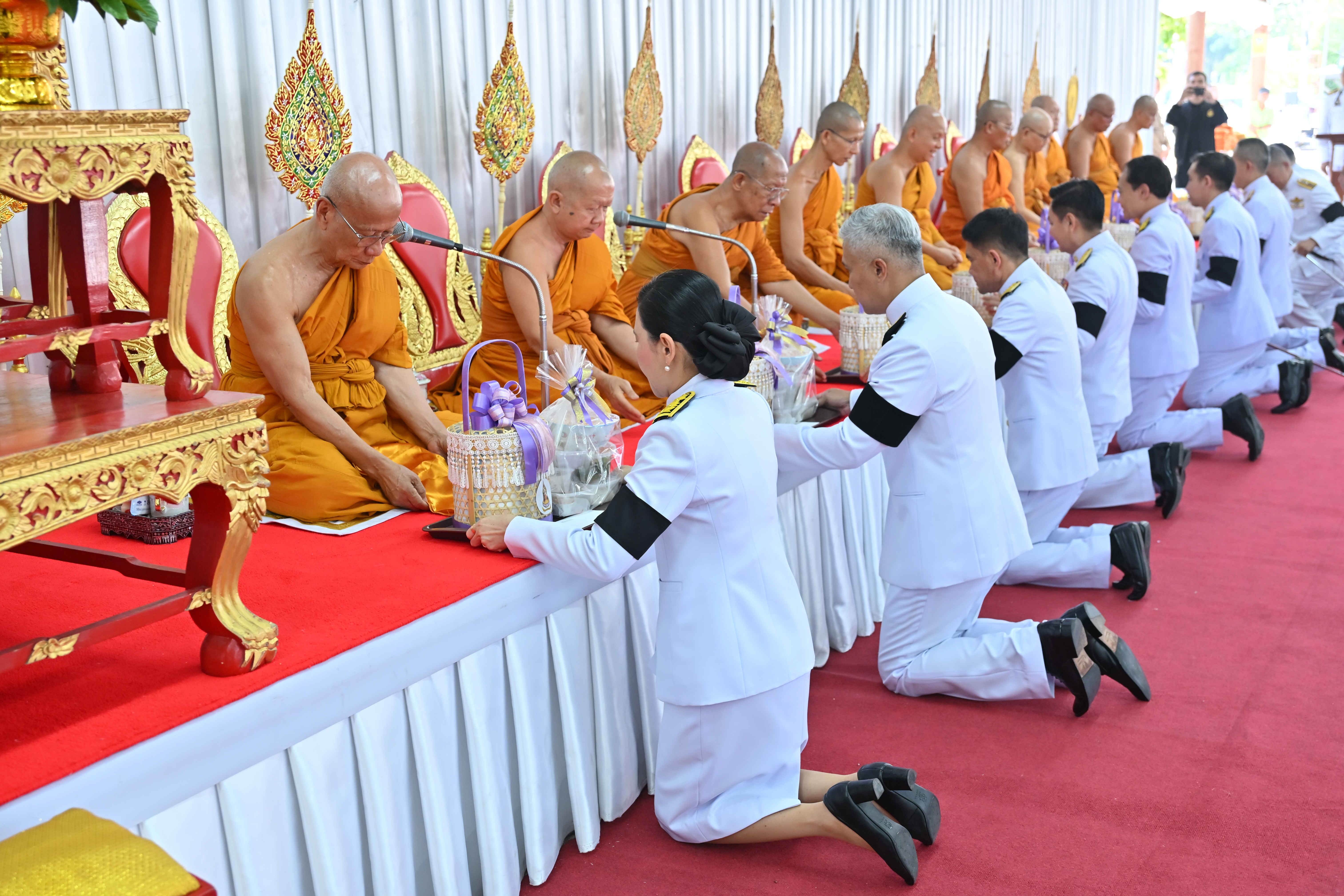 title - ส.ป.ก.นครปฐม เข้าร่วมพิธีเจริญพระพุทธมนต์ และทำบุญตักบาตร ถวายพระราชกุศลแด่ สมเด็จพระนางเจ้าฯ พระบรมราชินี เนื่องในโอกาสพระราชพิธีมหามงคลเฉลิมพระชนมพรรษา 4 รอบ 3 มิถุนายน 2569